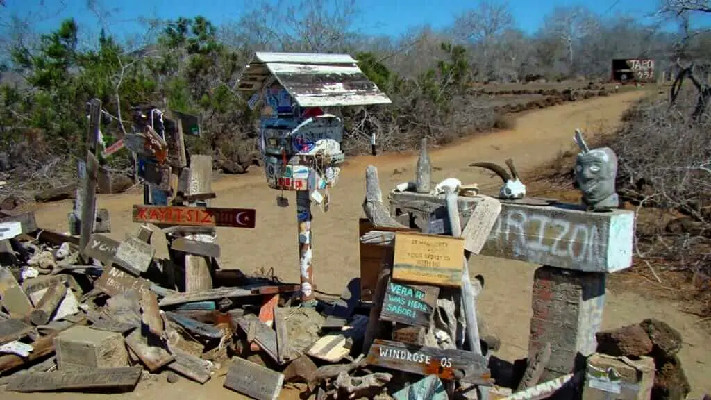 Post Office Bay, Floreana island